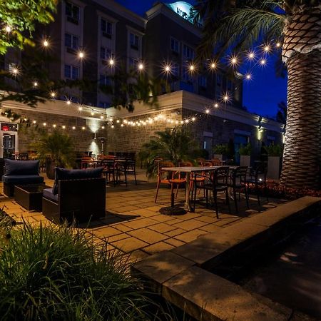 Imperia Hotel Et Suites Terrebonne Εξωτερικό φωτογραφία