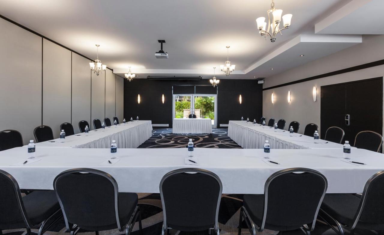 Imperia Hotel Et Suites Terrebonne Εξωτερικό φωτογραφία