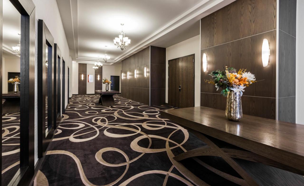 Imperia Hotel Et Suites Terrebonne Εξωτερικό φωτογραφία