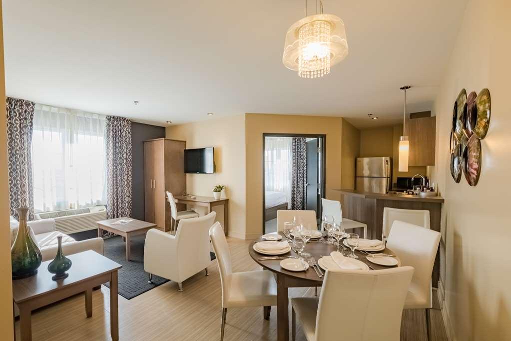 Imperia Hotel Et Suites Terrebonne Δωμάτιο φωτογραφία