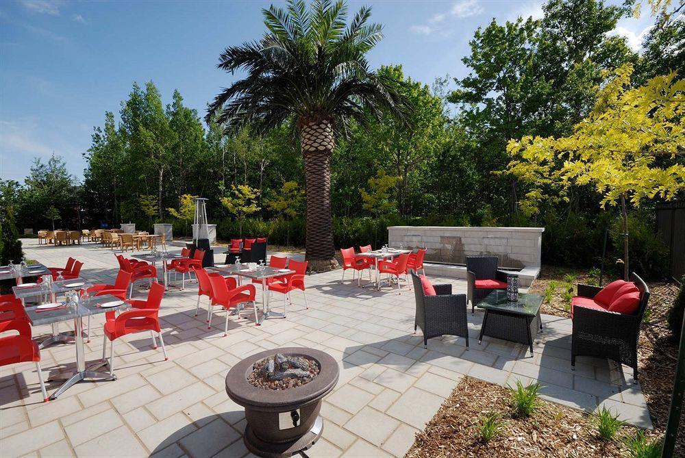 Imperia Hotel Et Suites Terrebonne Εξωτερικό φωτογραφία