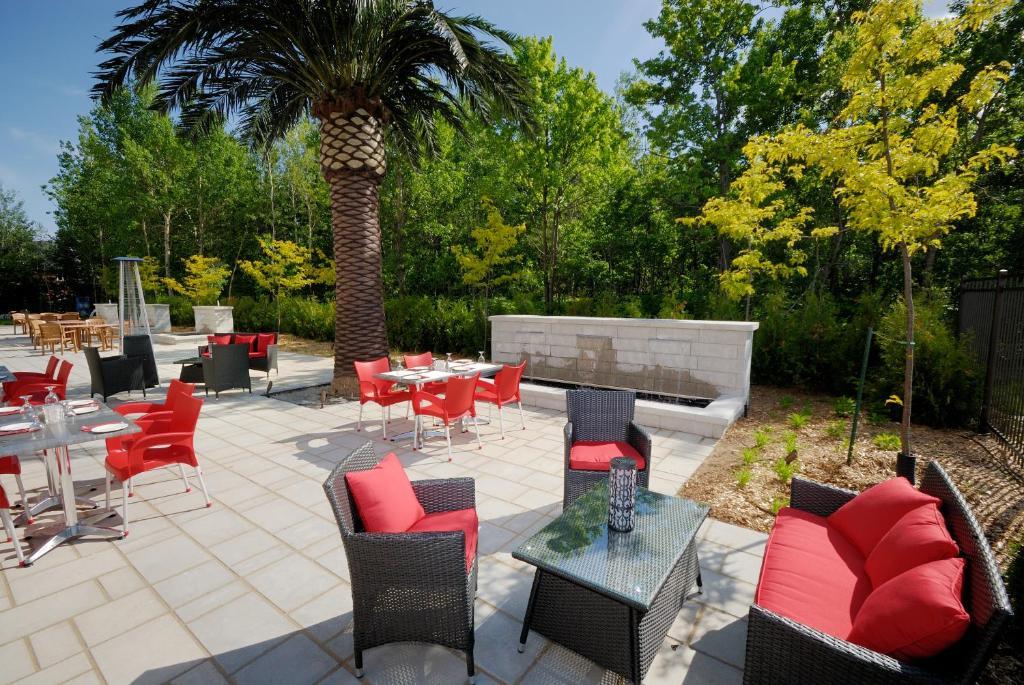 Imperia Hotel Et Suites Terrebonne Εξωτερικό φωτογραφία