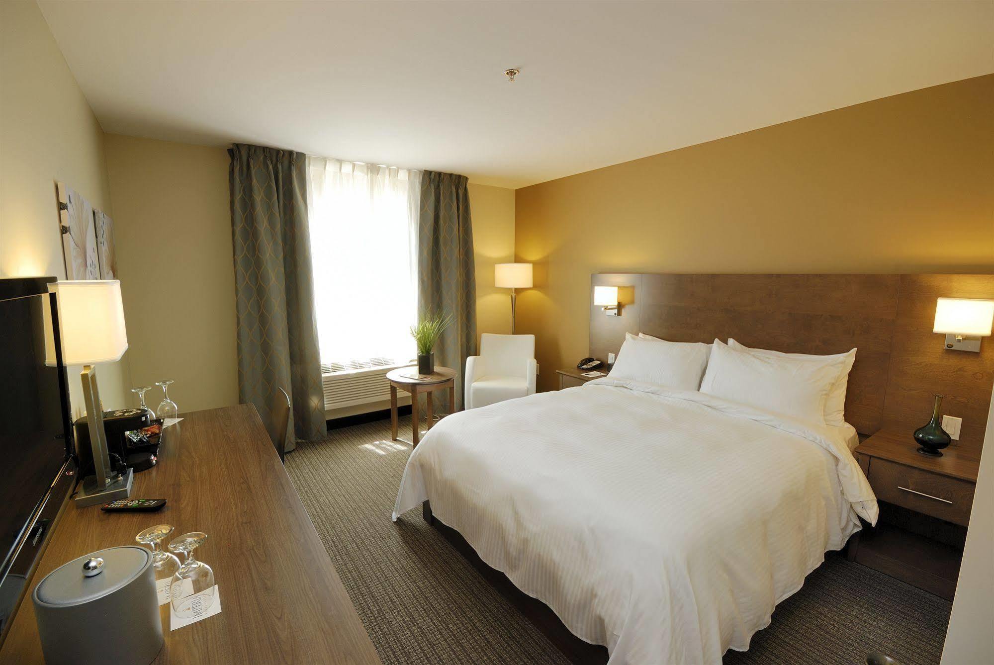 Imperia Hotel Et Suites Terrebonne Εξωτερικό φωτογραφία