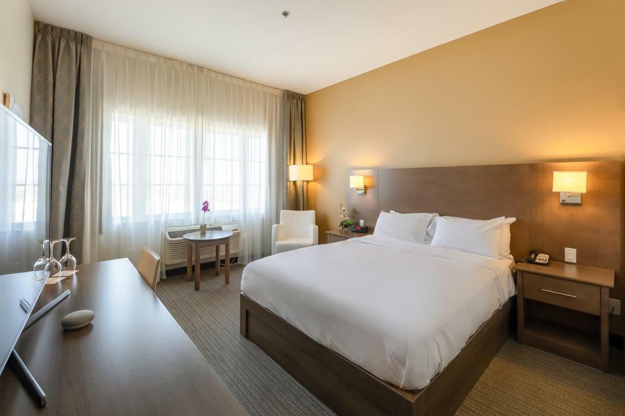 Imperia Hotel Et Suites Terrebonne Εξωτερικό φωτογραφία