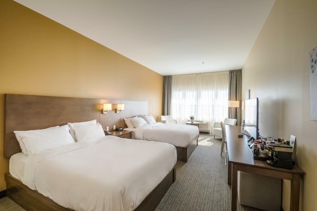 Imperia Hotel Et Suites Terrebonne Εξωτερικό φωτογραφία