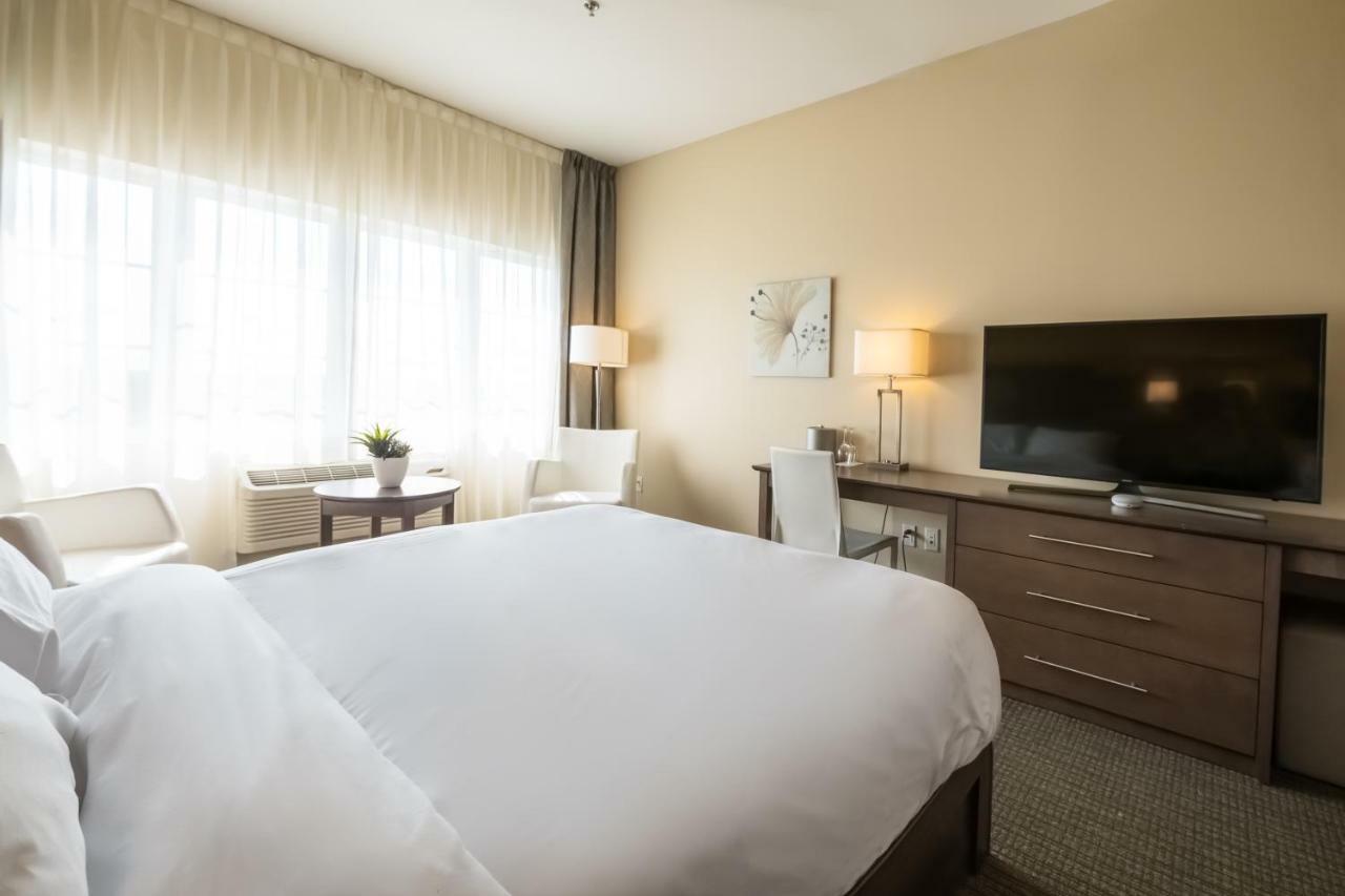 Imperia Hotel Et Suites Terrebonne Εξωτερικό φωτογραφία