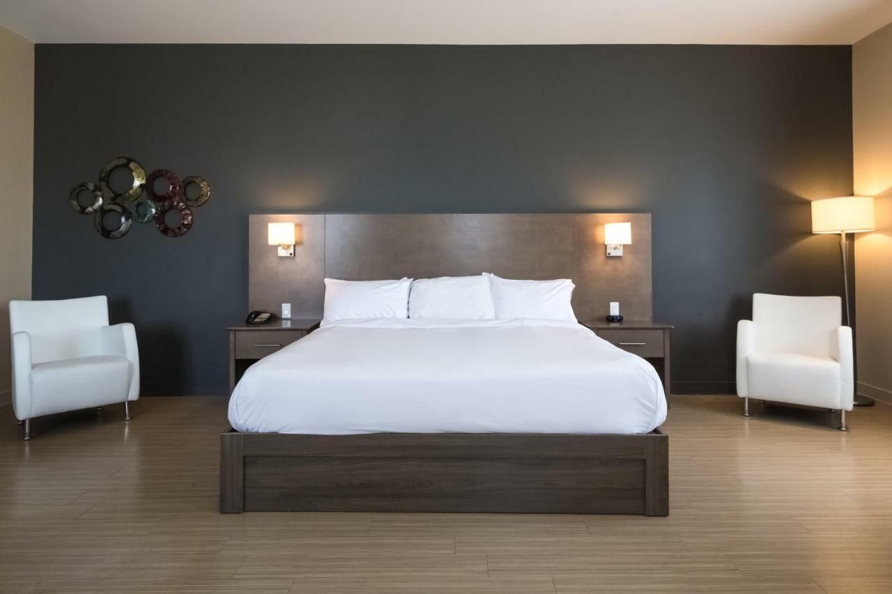 Imperia Hotel Et Suites Terrebonne Εξωτερικό φωτογραφία