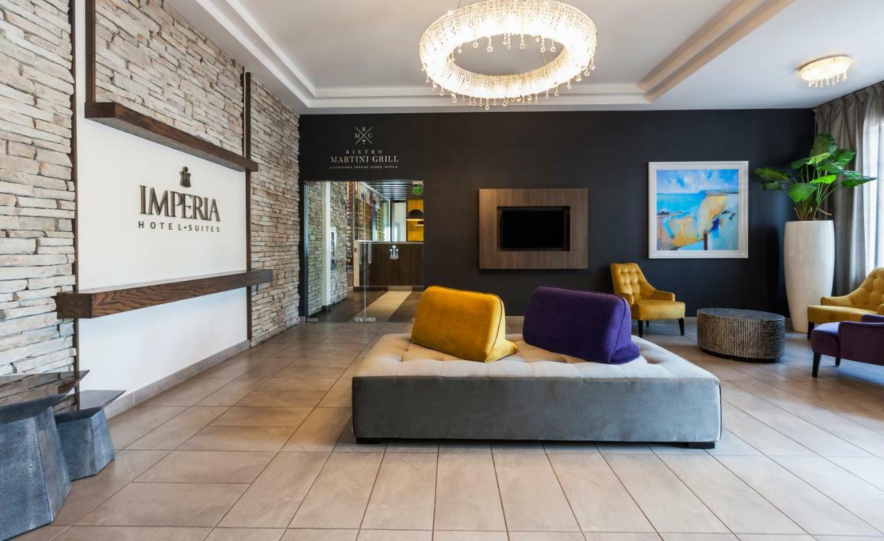 Imperia Hotel Et Suites Terrebonne Εξωτερικό φωτογραφία